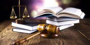 مستشارون قانونيون